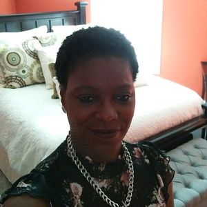 Meet your Posher, Pamela